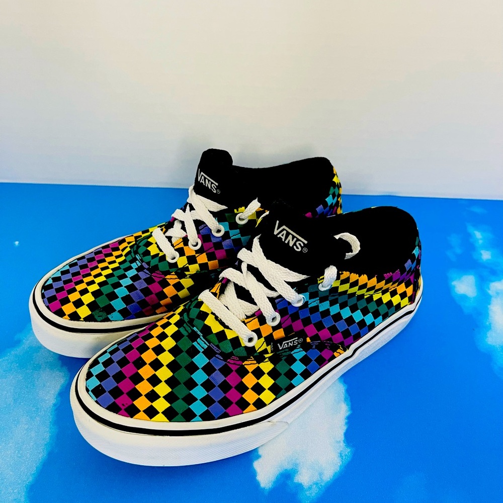 Vans Rainbow Checkered Skate Shoes Size 3 Sneakers